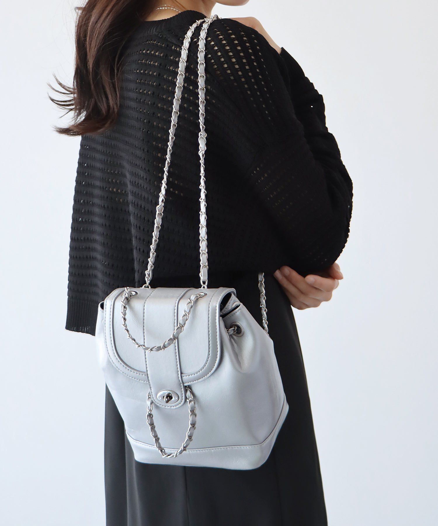 日本 BLUE EAST - 2WAY時尚金屬鍊後背小包-銀