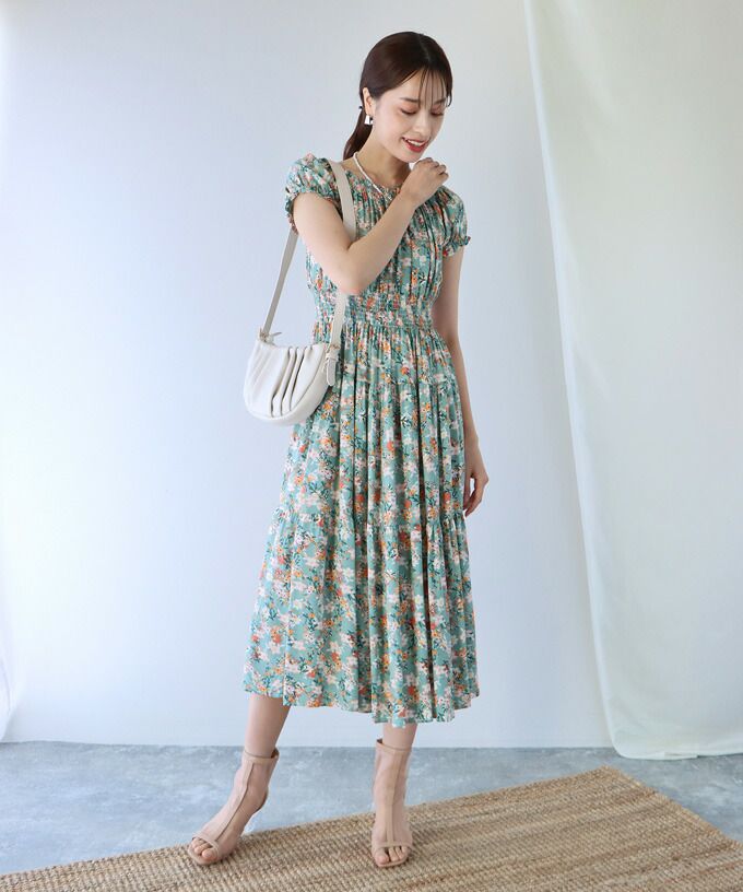 日本 BLUE EAST - 絕美平口縮腰泡泡袖洋裝-碎花-藍