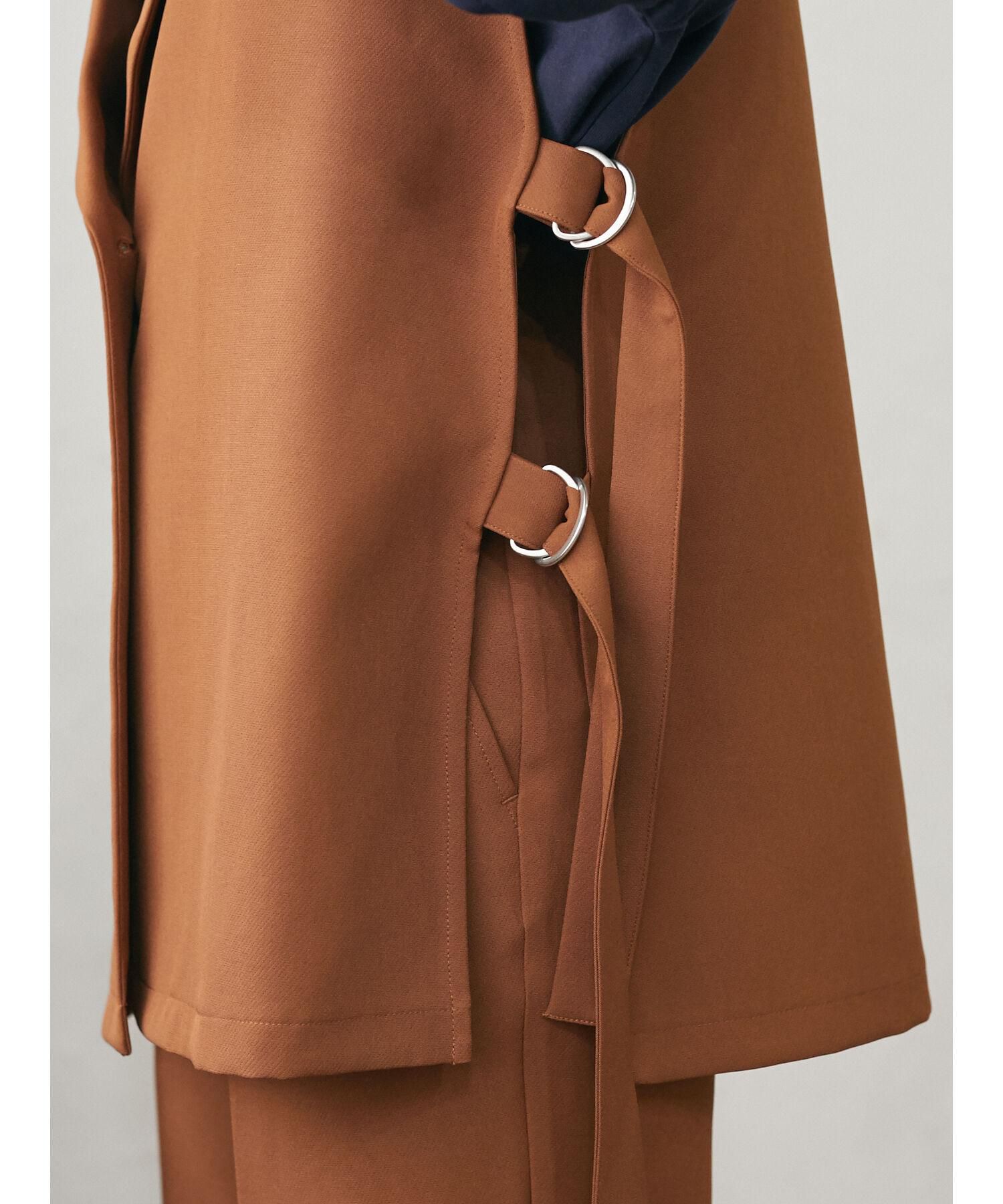 日本 ELENCARE DUE - 率性側開衩扣帶無袖西裝外套-黑