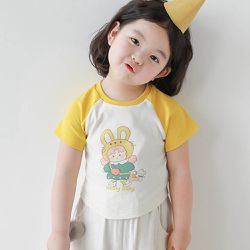 TONGMO - 圓領拼色短袖上衣-可愛女孩-黃色袖