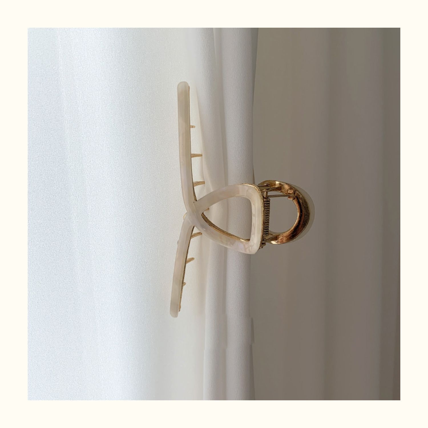 簡約花紋抓夾-水藍色 (大(約11.5cm))