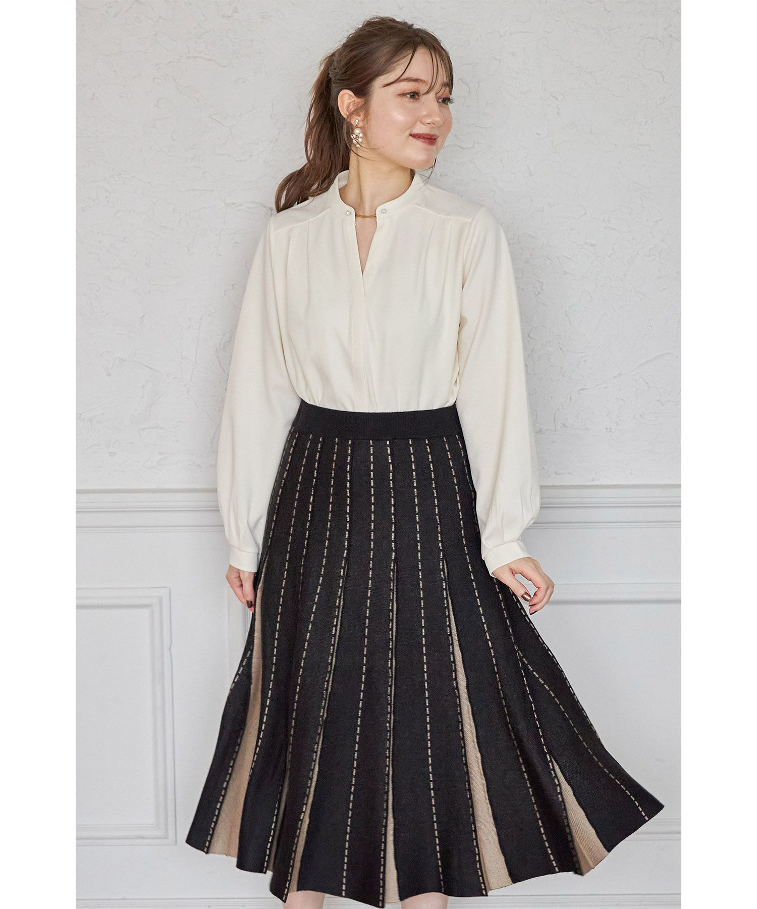 日本 tocco-closet - 低調撞色針織百褶長裙-時尚黑