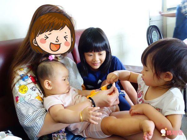 日本【TAKARA TOMY】超萌迪士尼扭蛋機、遊戲屋