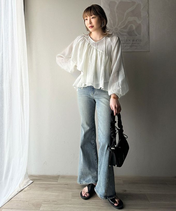 日本 Classical Elf - 清新飄逸不對稱荷葉長袖上衣-白