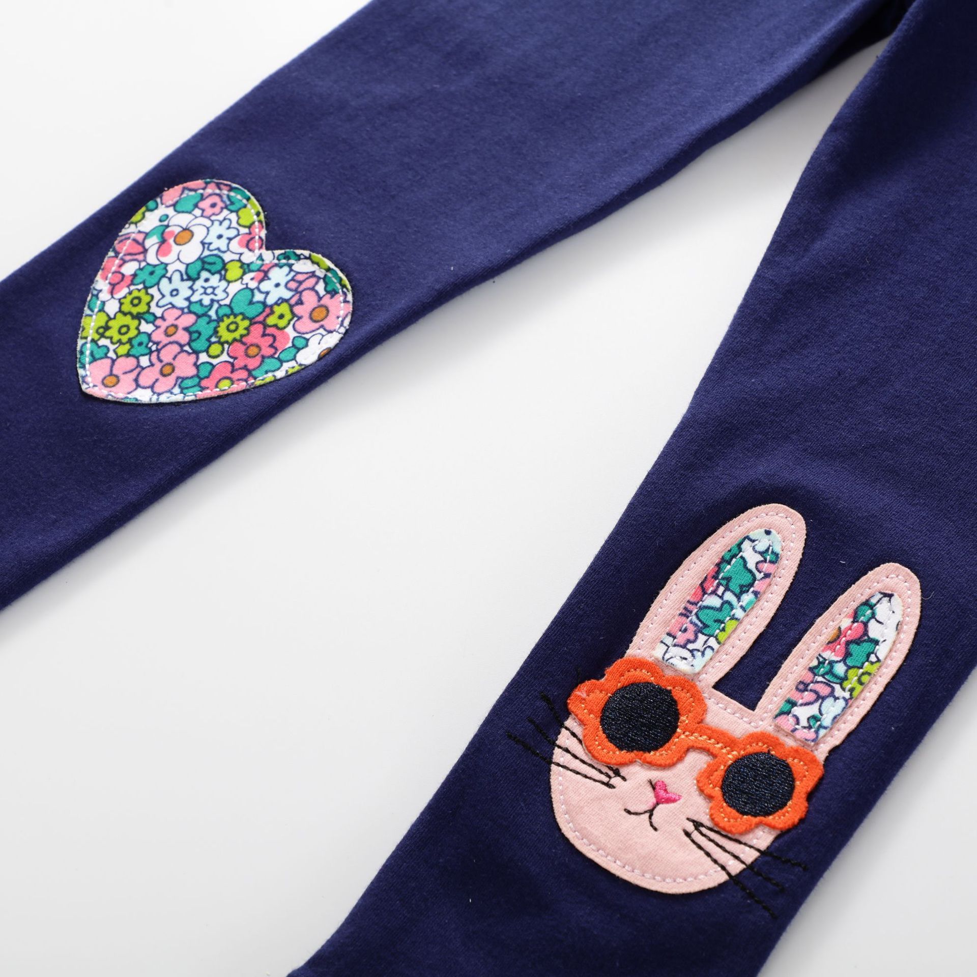 Jumping meters - 可愛刺繡立體腰鬆緊內搭褲-碎花兔兔-深藍色