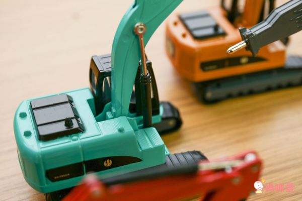 樂彩森林 - 工程車-破碎機(綠)-關節可動