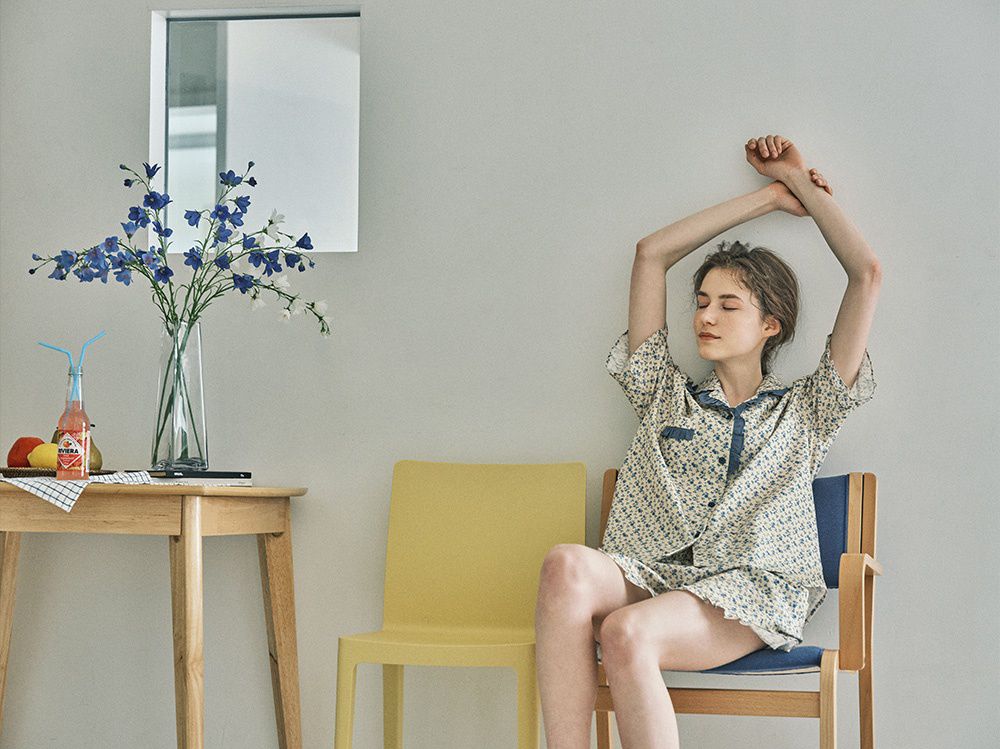 韓國 ULLALA - 玫瑰印花短袖睡衣(兩件式)-藍玫瑰 (FREE)