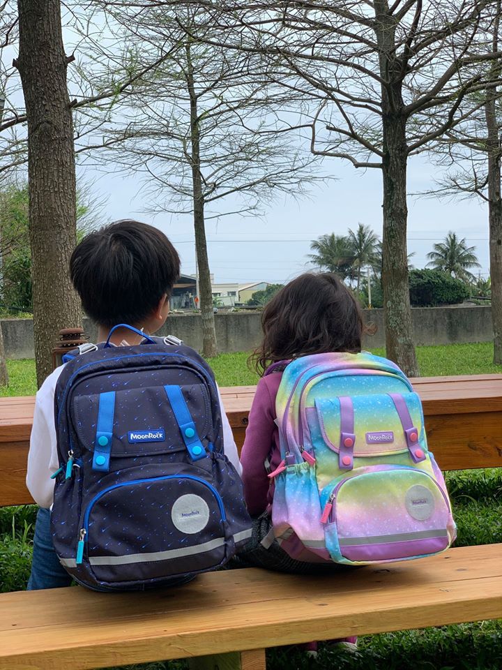 【MoonRock】 小學生必備護脊書包！從低年級到高年級都適用