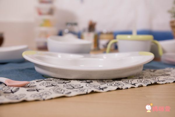 日本 Richell 利其爾TLI豪華餐具組禮盒