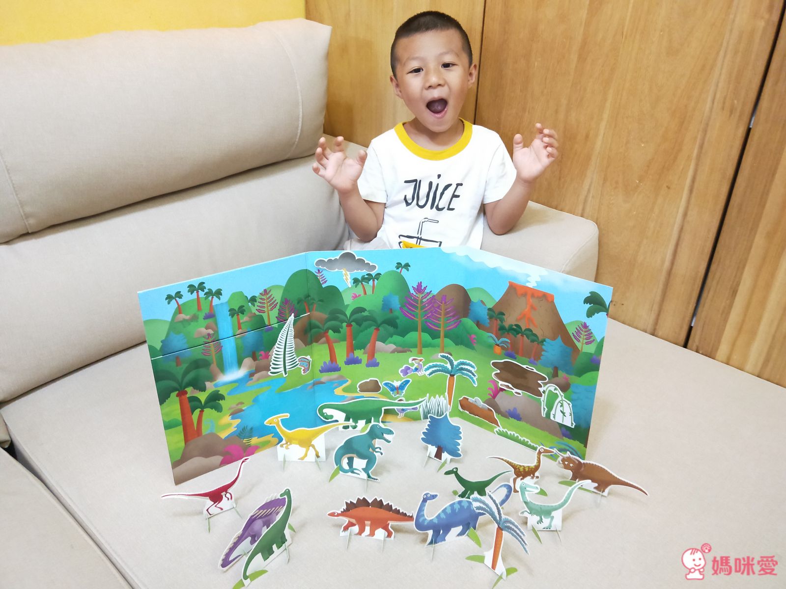 【超級英雄/蜘蛛人 貼紙書】熱愛英雄的男孩不能錯過☞大量貼紙與趣味題型 盡情當個小小英雄