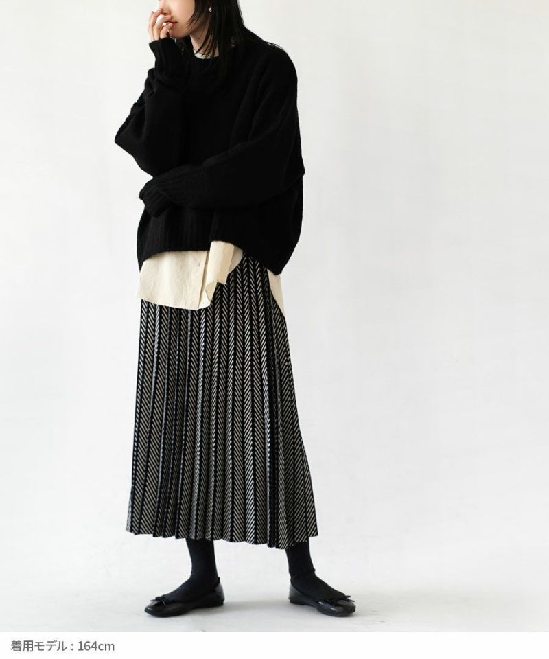 日本 zootie - 針織線條俐落感百摺長裙-黑白系