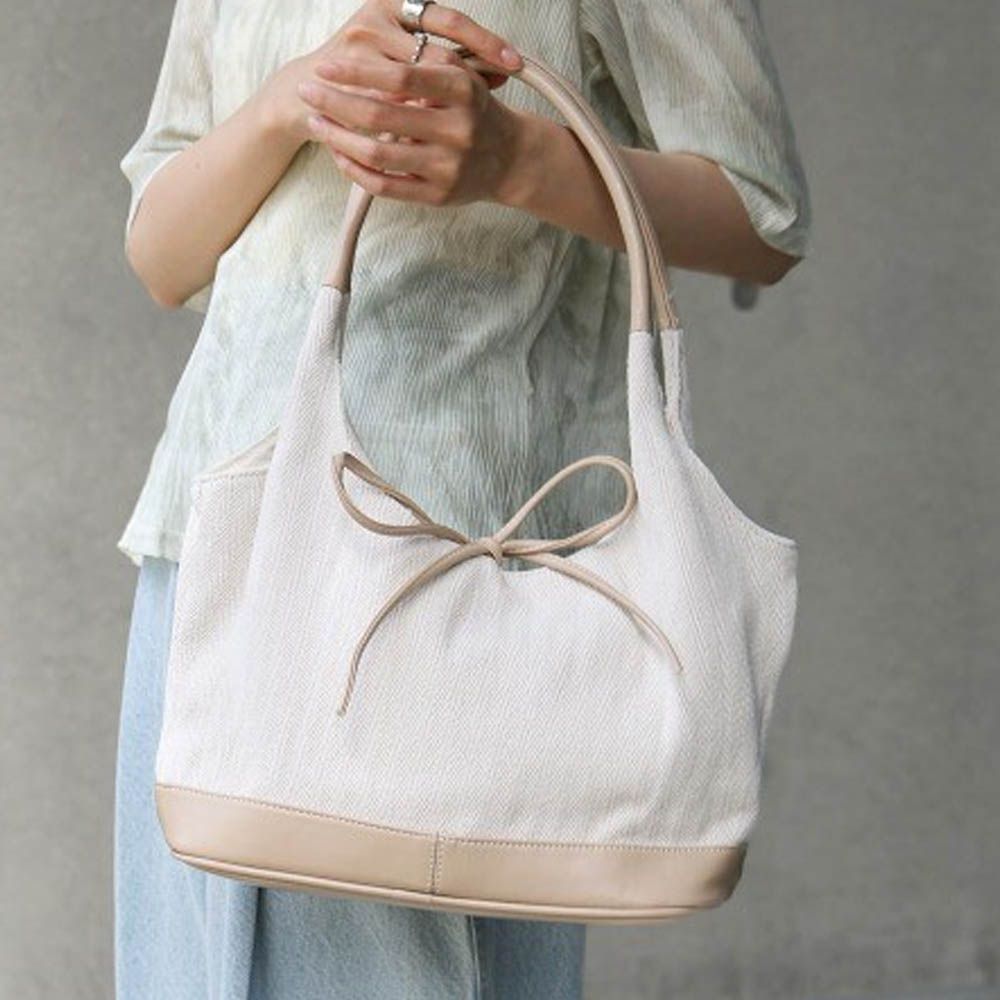 異素材成熟感蝴蝶結氣質手提包-白x卡其杏