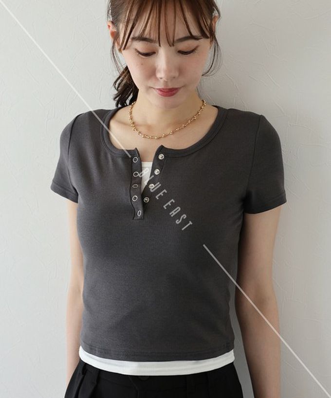 日本 BLUE EAST - 亨利領合身美型短袖上衣-黑