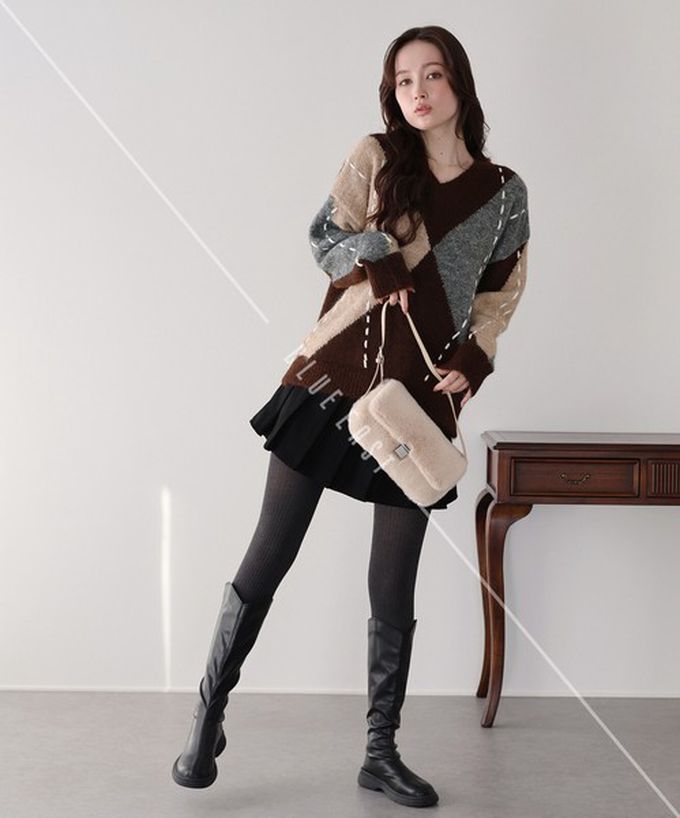 日本 BLUE EAST - 成熟菱格紋幾何V領針織上衣-灰系 (M)