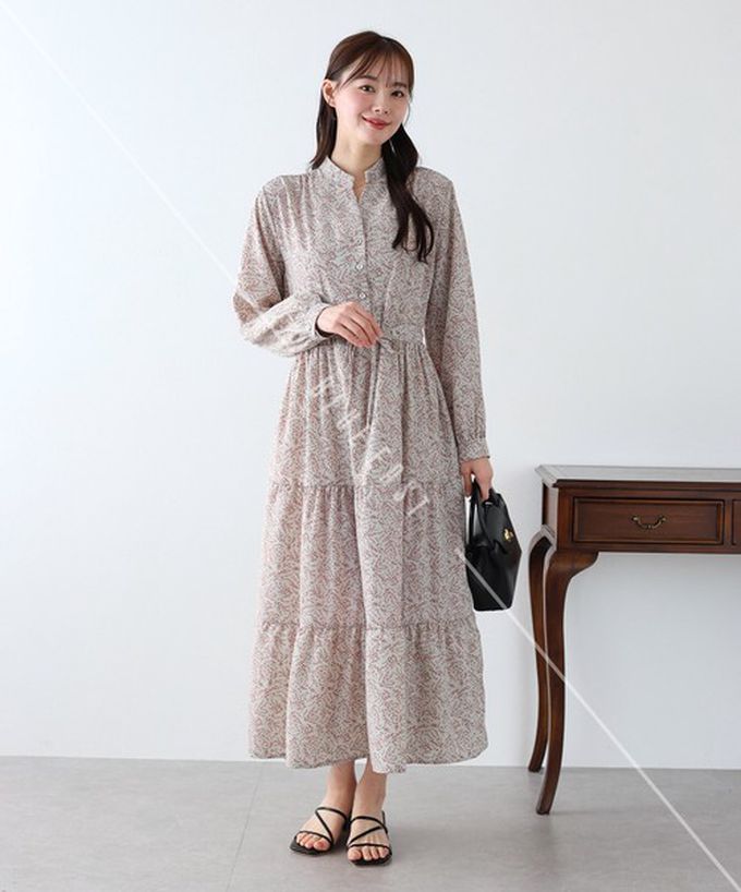 日本 BLUE EAST - [人氣款]簡約抽繩收腰長袖洋裝-古典花-黑