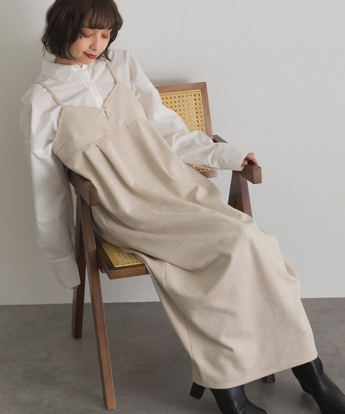 日本 ELENCARE DUE - 柔美垂墜感優雅絨面吊帶洋裝-象牙米