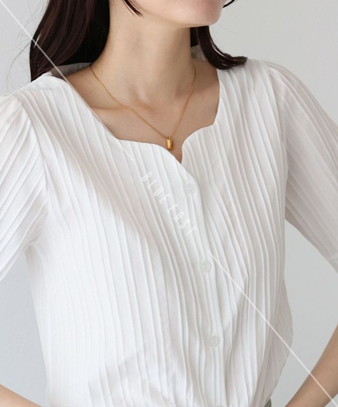 日本 BLUE EAST - 韓國製 心型領細緻泡泡短袖襯衫-煙燻藍