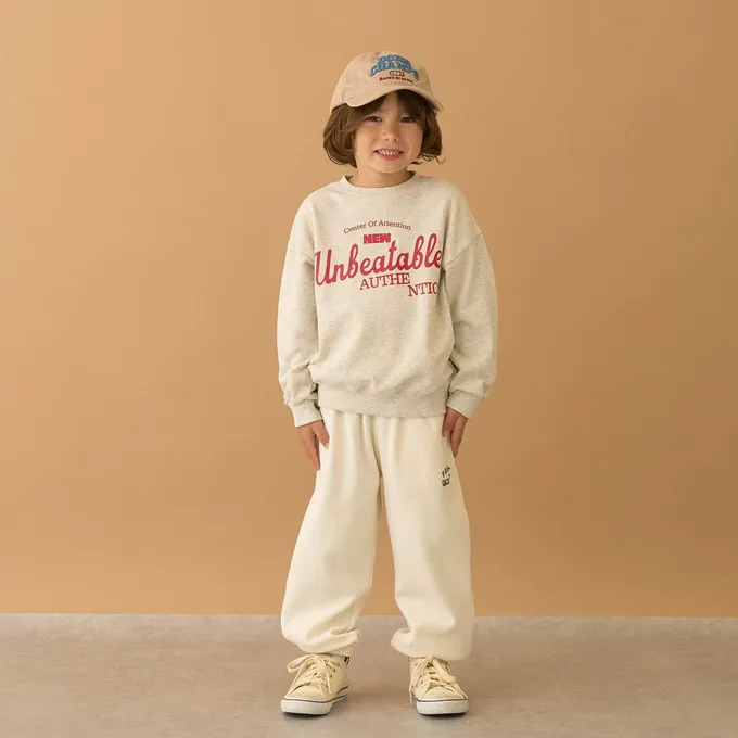 日本 b-ROOM - 100%棉 美式印花縮口大學長袖上衣-淺灰藍