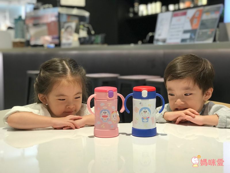 日本 Richell 利其爾 - DORAEMON不鏽鋼吸管保溫杯-紫 (300ml)