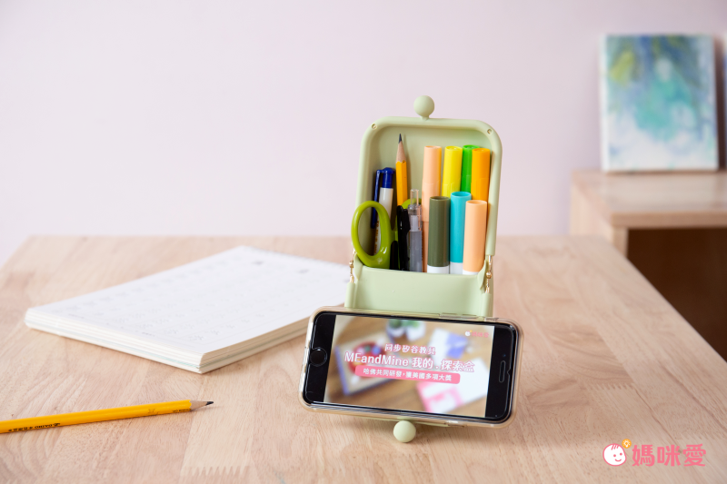 日本文具 KUTSUWA - 矽膠直立式吸盤不倒鉛筆盒/收納袋-櫻花粉 (20.7x9.7x5.1cm)