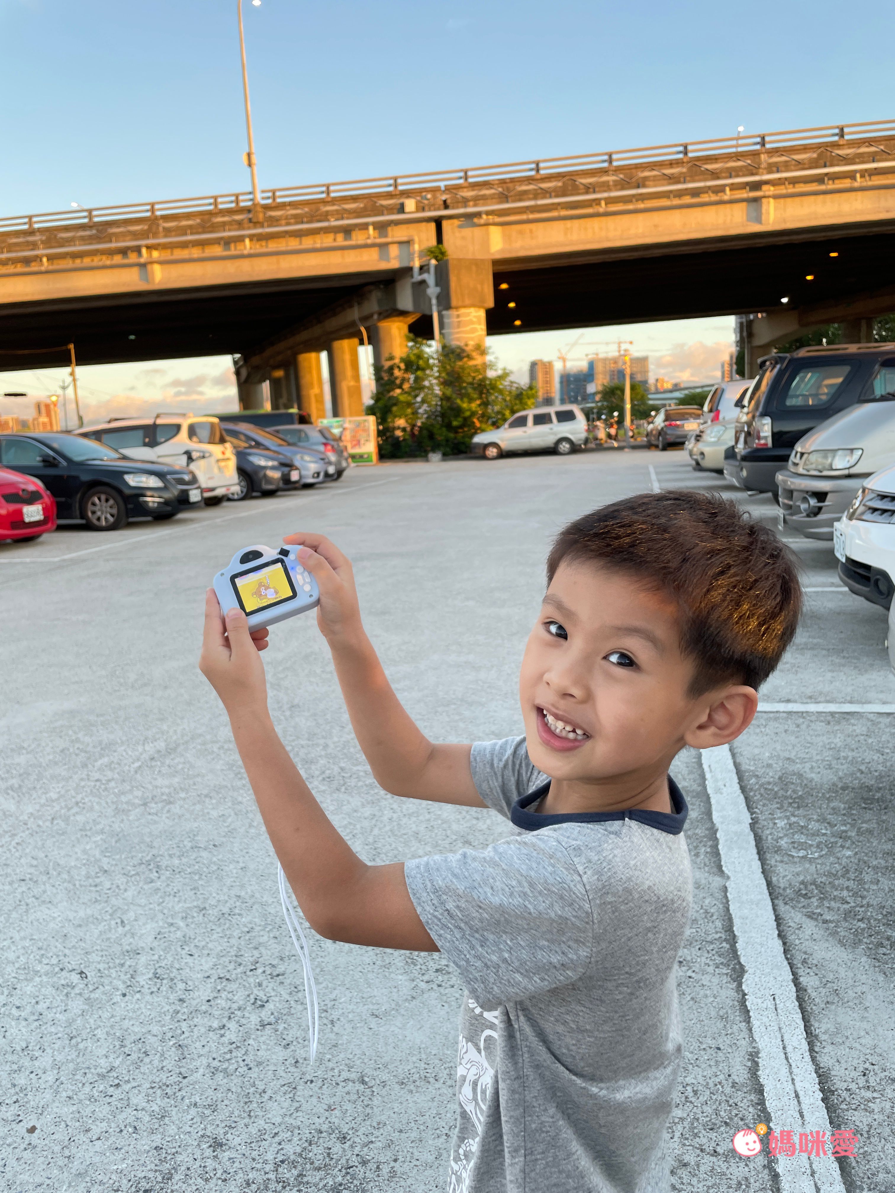 史努比 - SNOOPY 正版授權 兒童數位相機-衝浪/藍色 (送32GB記憶卡)