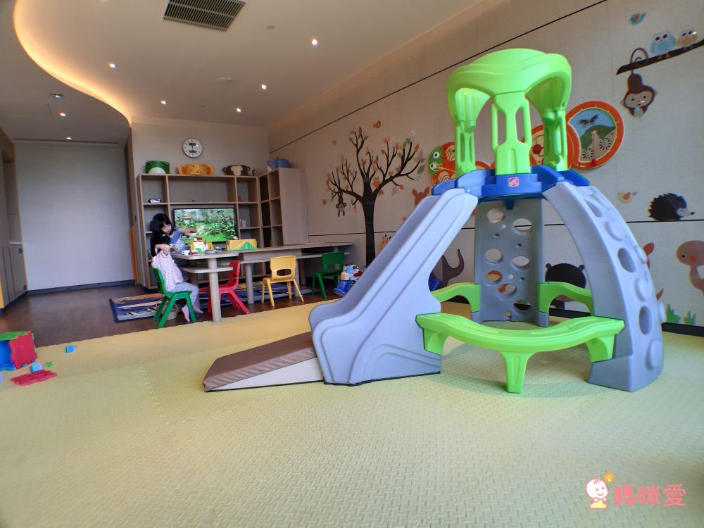 台南大員皇冠四人房2大1小$4299起 指定平日