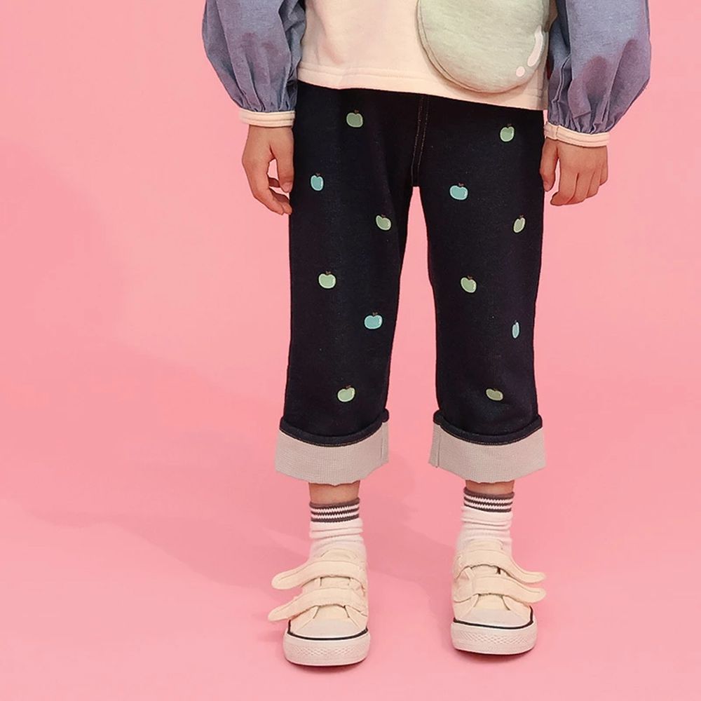 水果樂園 滿版印花摺邊七分褲-蘋果-海軍藍