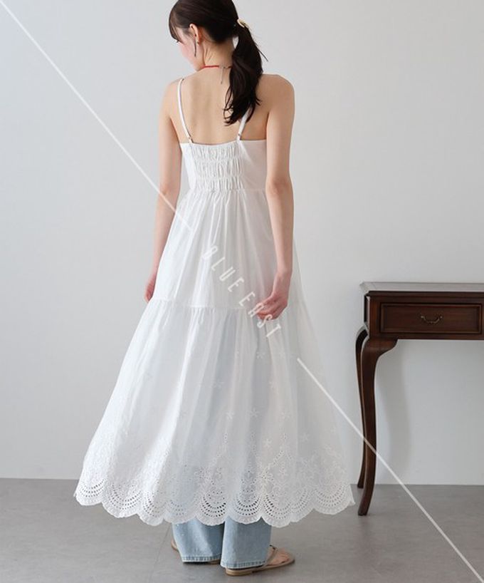 日本 BLUE EAST - 精緻雕花下擺迷人細肩帶洋裝-黑