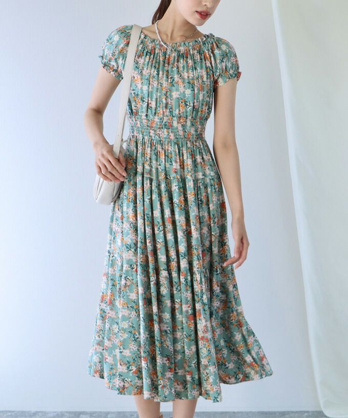 日本 BLUE EAST - 絕美平口縮腰泡泡袖洋裝-碎花-藍