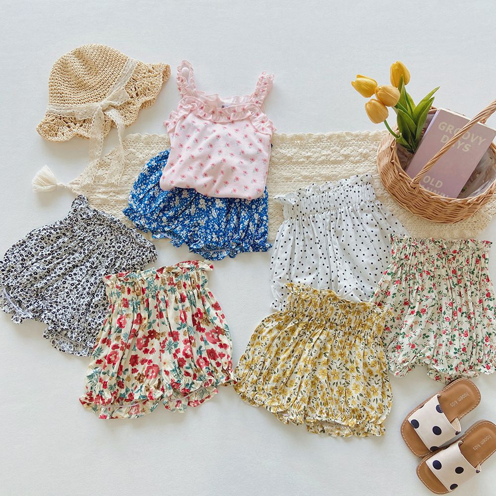 腰鬆緊休閒碎花燈籠短褲-小碎花-黑+白