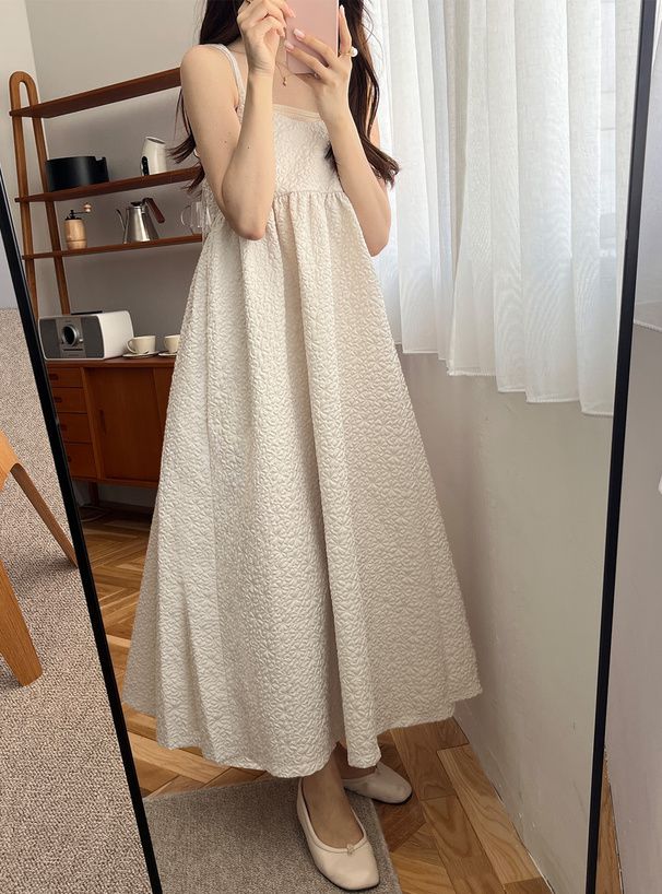 日本 GRL - 優雅抓皺泡泡布吊帶裙-米杏