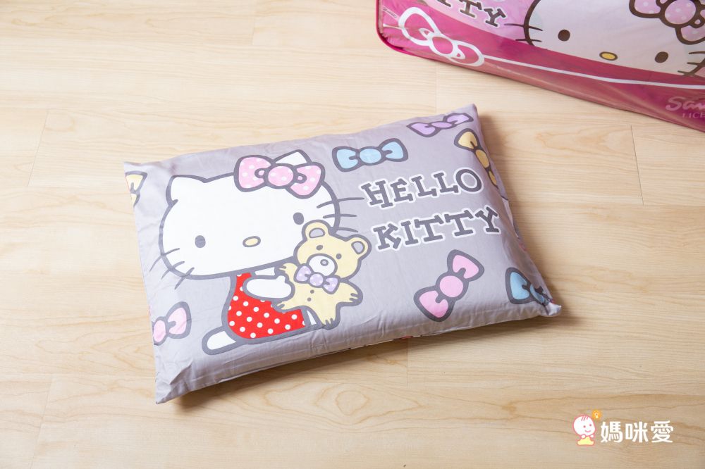 鴻宇 HongYew - Hello Kitty兒童標準型乳膠枕-甜蜜夥伴-粉色 (35x50x9 cm)