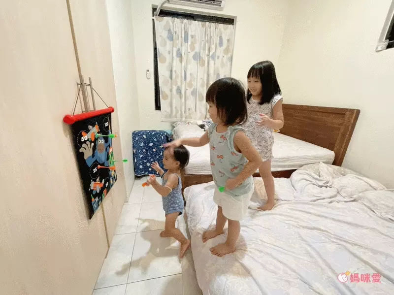 比利時 Scratch - 安全雙面磁性飛鏢玩具組-猩猩進城去