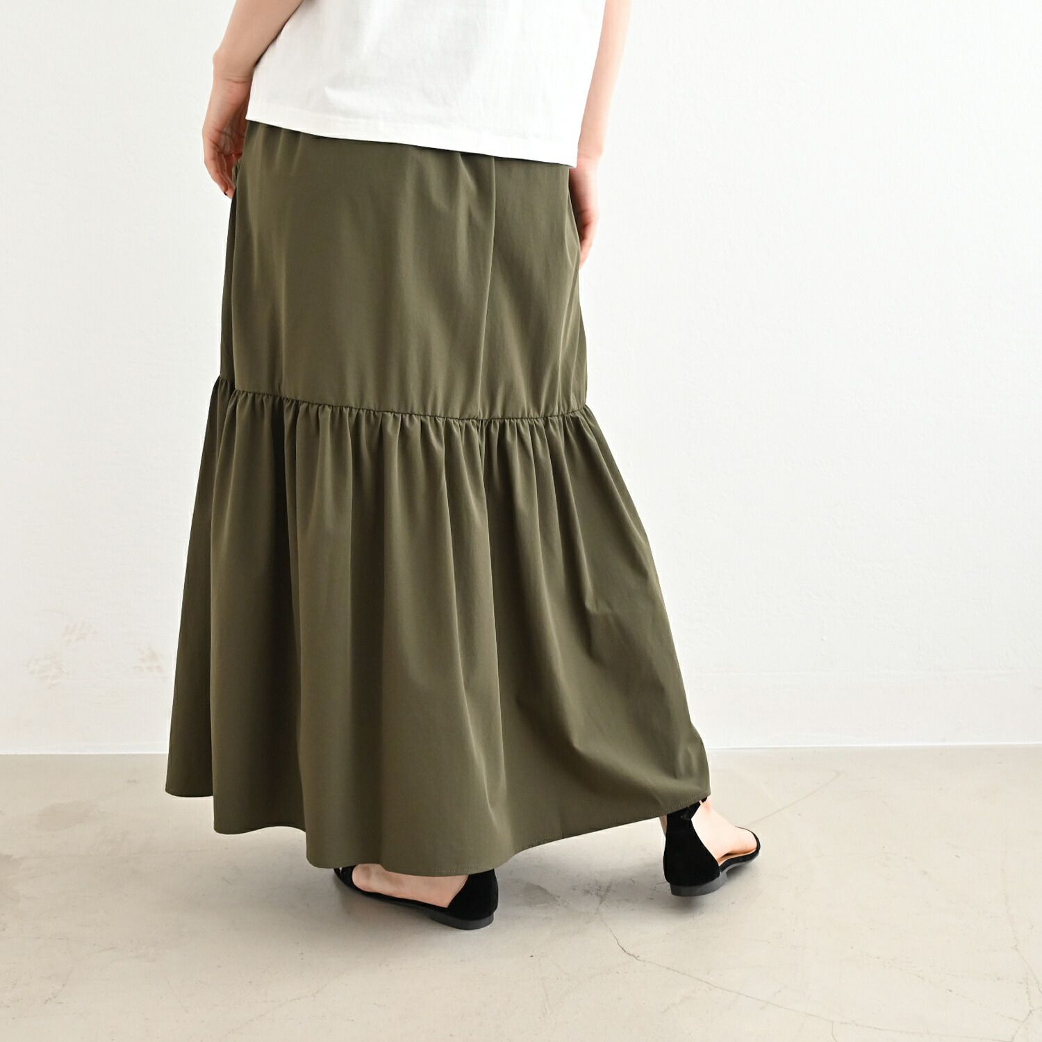 日本 ihuu - 捲捲邊前口袋修身長裙-米杏