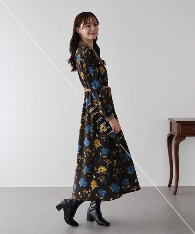 日本 BLUE EAST - 迷人亮眼花朵腰綁帶長袖洋裝-黑 (M)