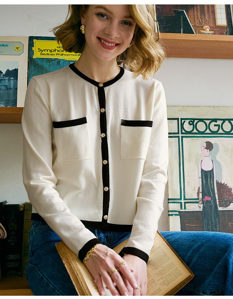撞色設計感針織上衣-米白色