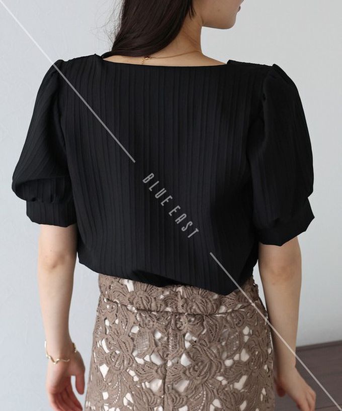 日本 BLUE EAST - 韓國製 心型領細緻泡泡短袖襯衫-白