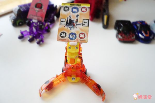 魔車戰魂 - 魔車戰魂-對決變身小車-MUGAN