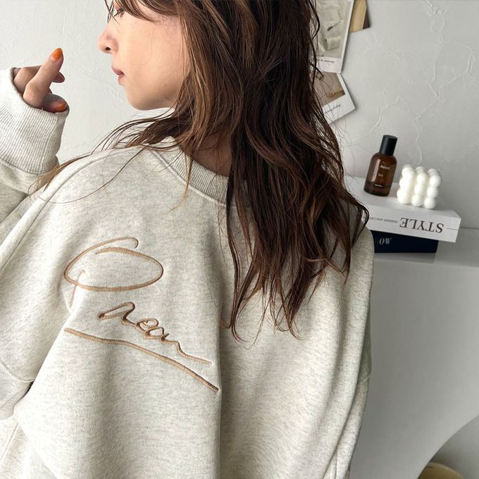 日本 Classical Elf - 背後率性logo刺繡裏起毛落肩上衣-白色字-灰米