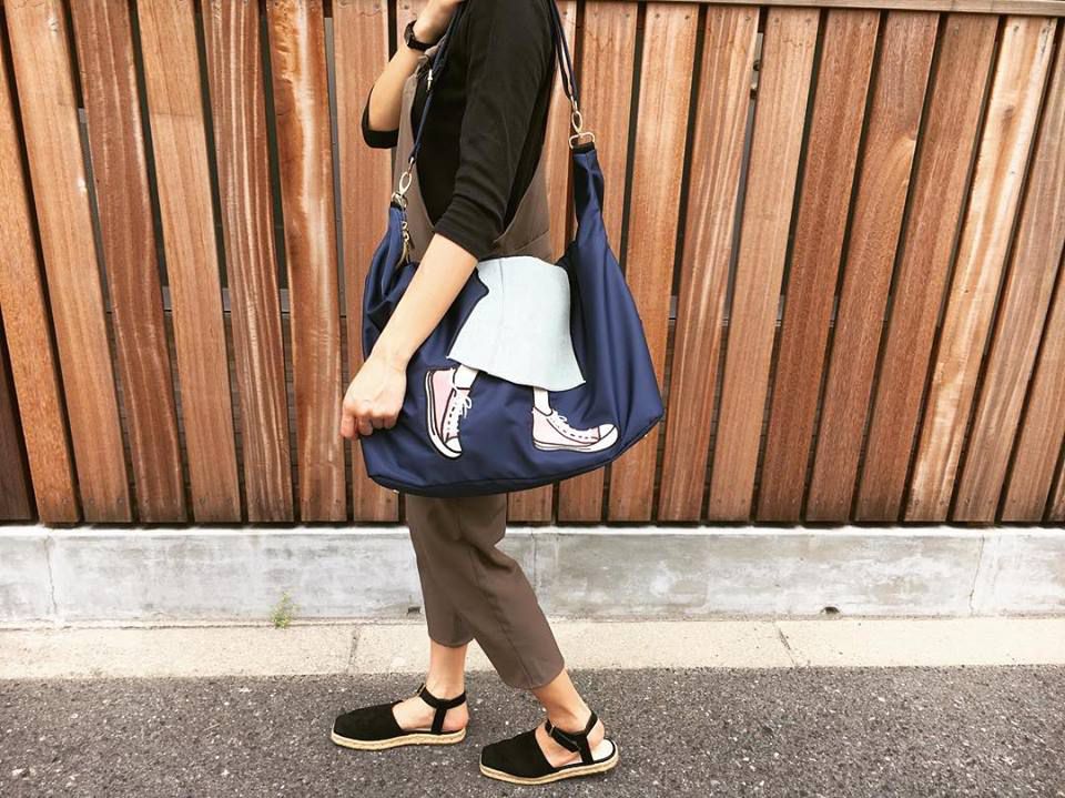 mis zapatos - 旅行款美腿包(尼龍)-牛仔裙-BR咖啡色 (36*41*20cm)