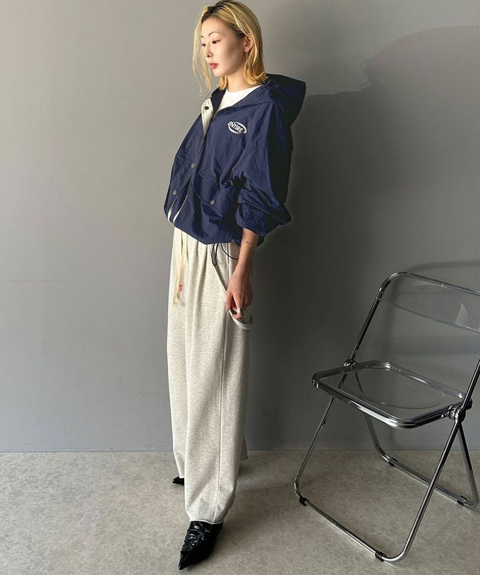 日本 Classical Elf - 胸前logo大口袋輕量連帽風衣外套-白