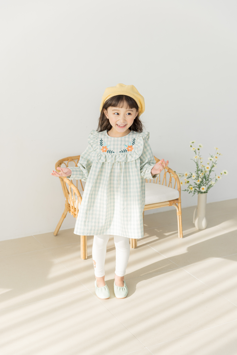 韓國 Orange Mom - 刺繡花花方領格子洋裝-薄荷綠