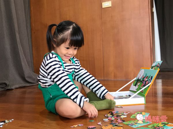 法國Janod - 【熱賣】磁鐵遊戲書-四季