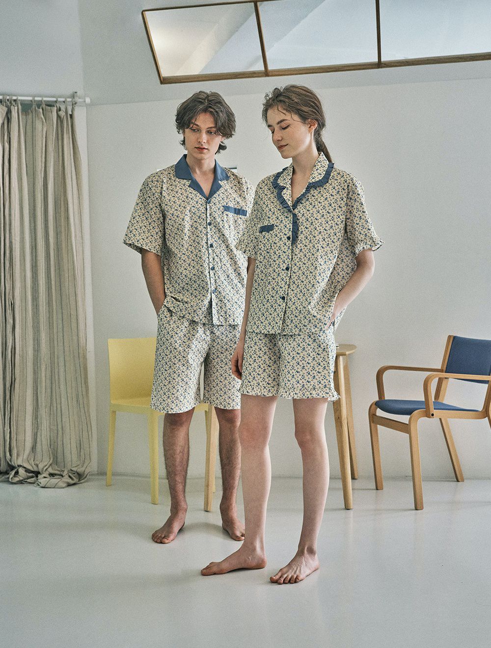 韓國 ULLALA - 玫瑰印花短袖睡衣(兩件式)-藍玫瑰 (FREE)