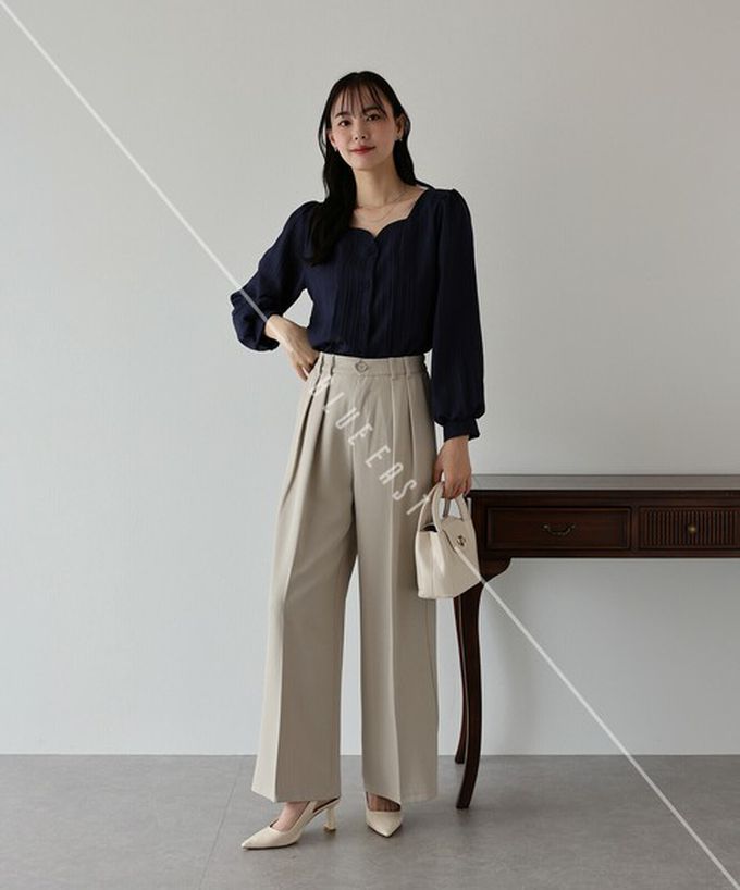 日本 BLUE EAST - 甜美心型領線條紋理長袖襯衫-黑