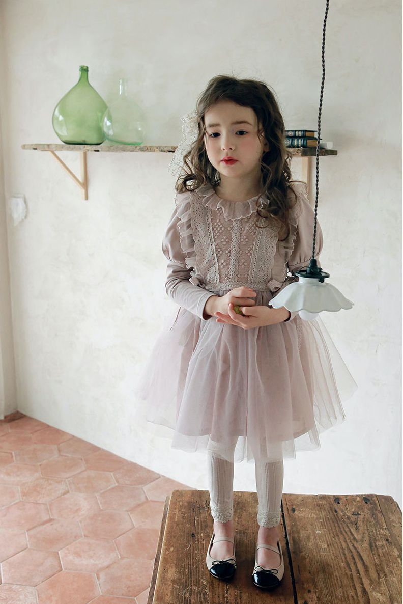 韓國 PuellaFLO - (剩13號)雕花荷葉裝飾公主袖網紗洋裝-藕粉