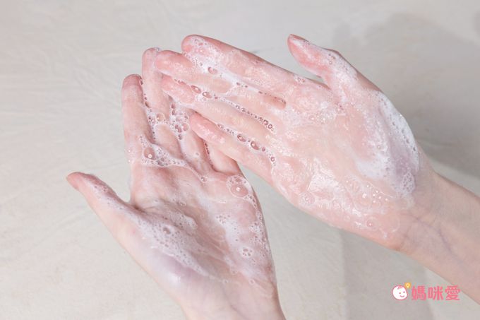 泰國 Beauty Buffet - 北海道牛奶保濕沐浴露-700ml