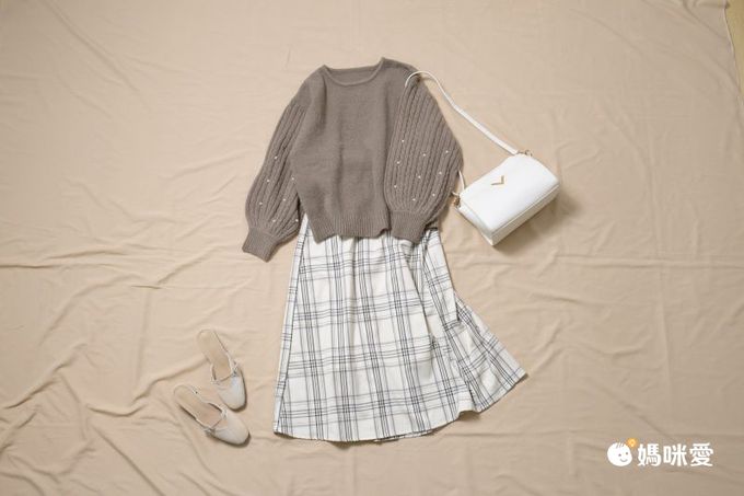 日本 BELLUNA - 優雅V領雪紡長袖上衣-可可