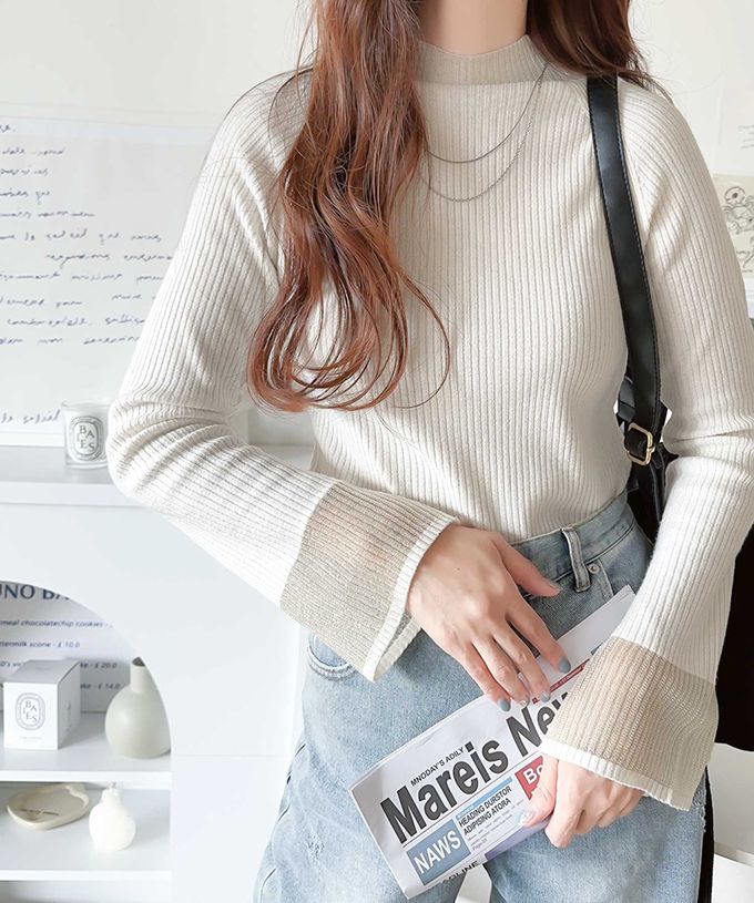 日本 Classical Elf - 絕美透膚羅紋喇叭袖上衣-摩卡