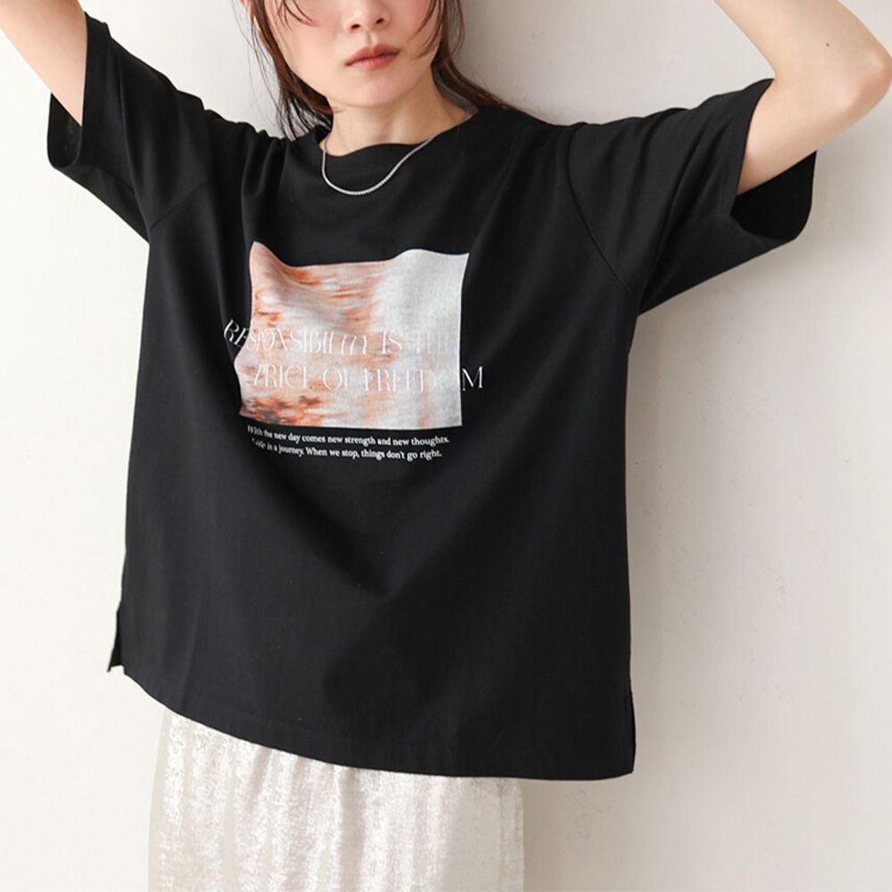 100%棉 俐落光影印花短袖T恤-黑 (M)